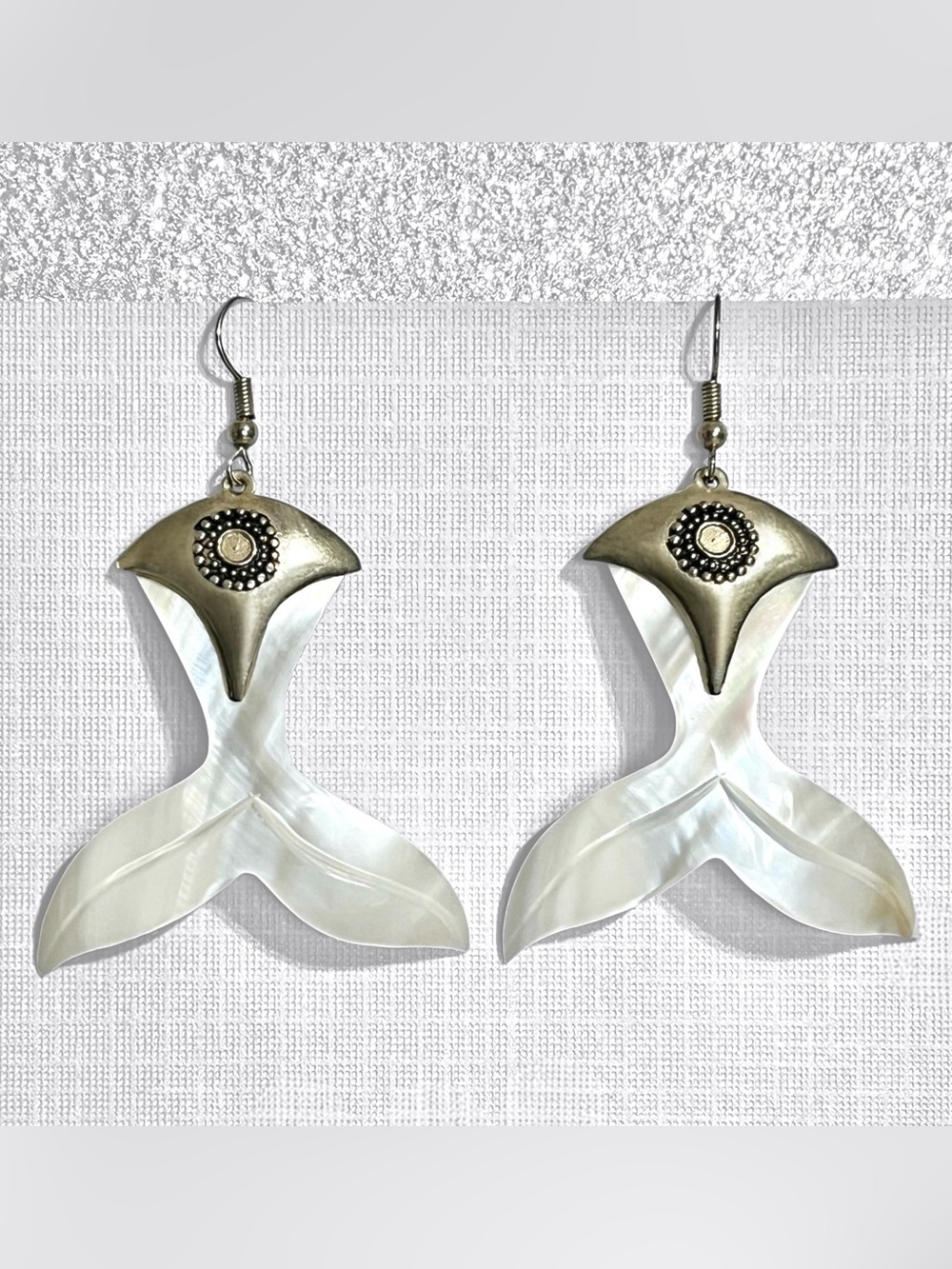 VTG Mother of Pearl Earrings Whale Tail Shaped Dangle Silver Tone Hooks Handmade - Picture 6 of 6